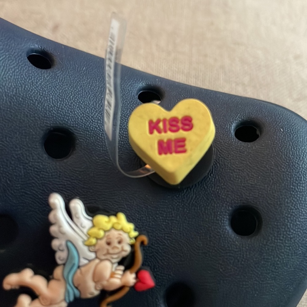 Crocs valentines , Jibbitz 2pc - Picture 4 of 5